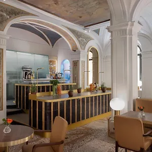 https://art-by-the-spanish-steps.it-romehotels.com
